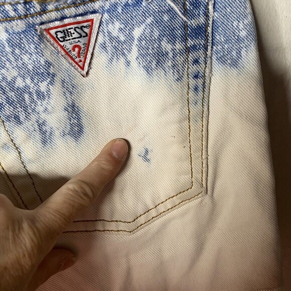 Vintage Guess High Rise  Mom Jean Shorts Sz 31 Distressed Bleached 90s women usa - Picture 5 of 13